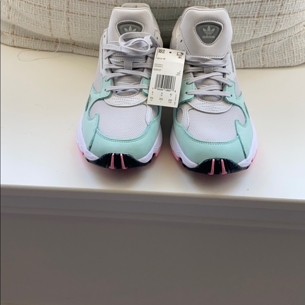 Adidas Falcon tennis shoes - Picture 2 of 8